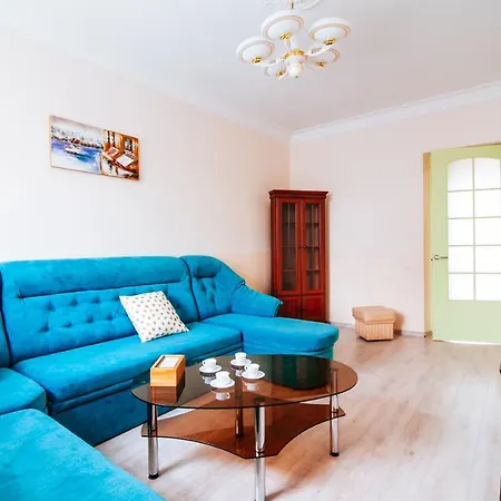 10 On Ploshad Pobedi Apartment *