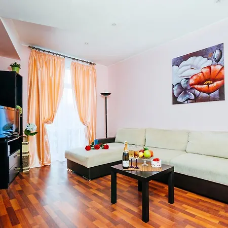 10 On Ploshad Pobedi Apartment *