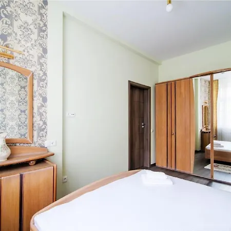 Apartment 10 On Ploshad Pobedi *